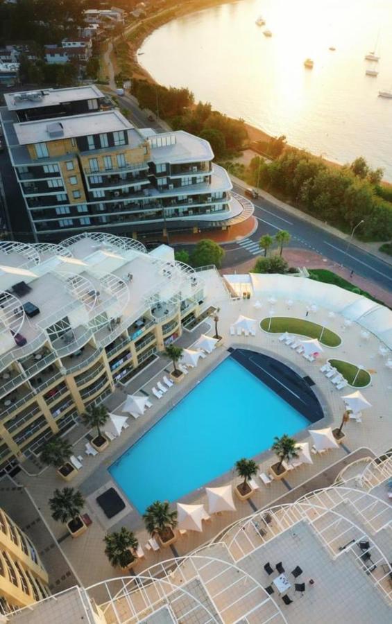 Base Holidays - Ettalong Beach Premium Apartments Екстериор снимка