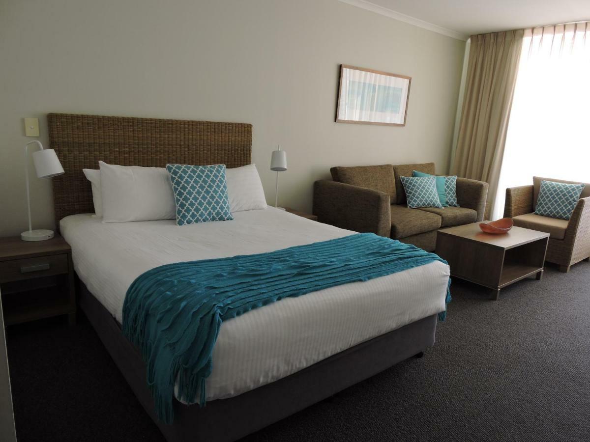 Base Holidays - Ettalong Beach Premium Apartments Екстериор снимка