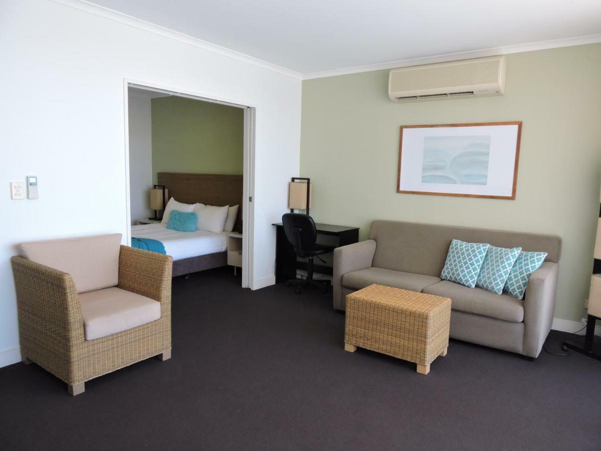 Base Holidays - Ettalong Beach Premium Apartments Екстериор снимка