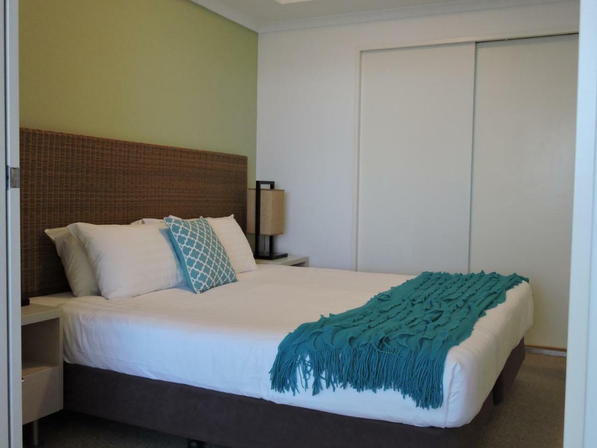 Base Holidays - Ettalong Beach Premium Apartments Екстериор снимка